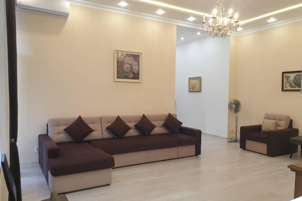 Comfortable Luxury Apartment With 3 Rooms. Center Heart Of Kiev Exterior photo